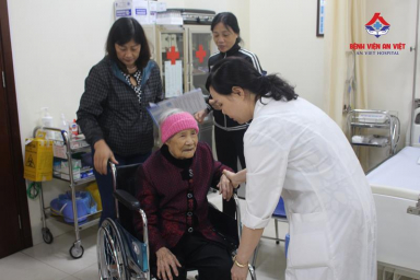 Người có công, các đối tượng chính sách Phường Phương Liệt được Bệnh viện An Việt thăm khám sức khỏe