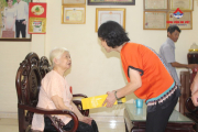 Bệnh viện An Việt thăm khám sức khỏe các đối tượng chính sách, tri ân Mẹ Việt Nam