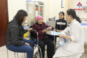 Bệnh viện An Việt thăm, khám sức khỏe cho Mẹ Việt Nam Anh Hùng