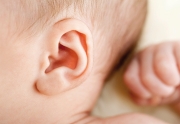 [Phụ nữ] - Cận Tết, bác sĩ cảnh báo bệnh viêm tai giữa gia tăng ở trẻ