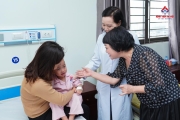 Ban lãnh đạo Bệnh viện An Việt thăm hỏi bệnh nhân điều trị tại viện.