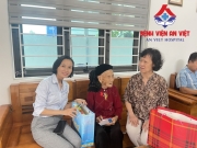 Bệnh viện đa khoa An Việt thăm, tặng quà mẹ Việt Nam anh hùng huyện Gia Lâm