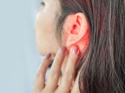 Top dấu hiệu nhận biết viêm tai giữa vào người lớn.