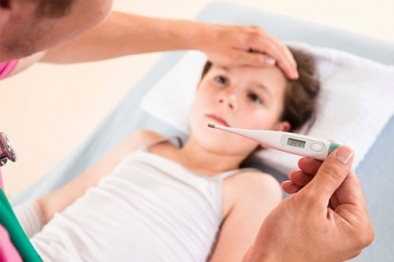 Bố mẹ cần làm gì khi trẻ bị viêm amidan?