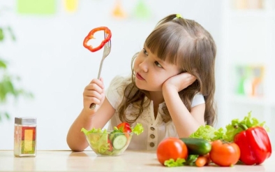 Trẻ bị ho bố mẹ cần kiêng thực phẩm gì cho con