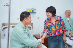 Nghệ sỹ hài Trà My thăm hỏi điều trị bệnh nhân điều trị tại bệnh viện An Việt 05/10/2023 16:16