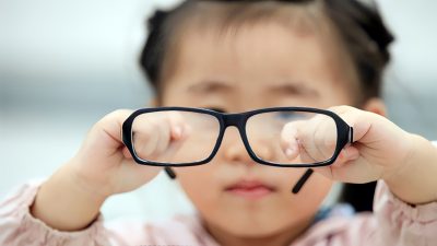 Cận Thị Ở Trẻ Em – Nguyên Nhân, Cách Phòng Tránh Và Điều Trị