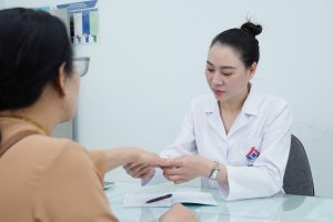 Viêm khớp gối tràn dịch, cần phải làm gì?