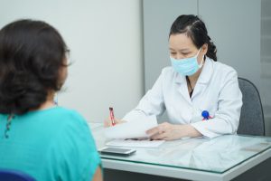 (Báo GĐVN): Gặp bệnh vì lạm dụng nước đá lạnh ngày hè, chuyên gia khuyến cáo