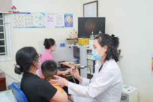 Vì sao trẻ thường mắc bệnh vào thời điểm giao mùa?