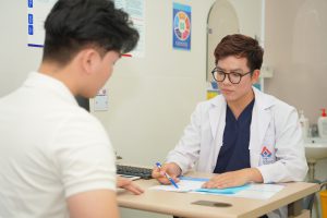 Nghiện thuốc lá điện tử, nam thanh niên gặp vấn đề ‘khó nói’