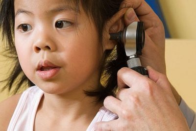 Chuyên gia tai mũi họng cảnh báo. Trẻ bị liệt mặt, điếc vì viêm tai giữa đang gia tăng
