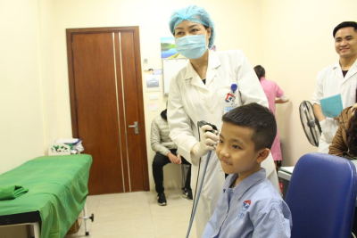 Phụ huynh thắc mắc về viêm tai giữa- Chuyên gia giải đáp