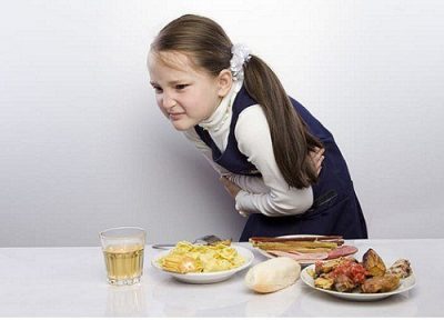 Cách xử trí khi trẻ bị ngộ độc thực phẩm