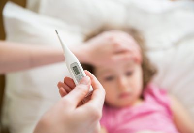 Sốt virus ở trẻ khi hè về, dấu hiệu và cách điều trị dứt điểm
