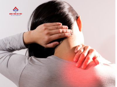 Bị đau cổ vai gáy nằm ngủ tư thế nào thì tốt?