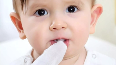 Cách vệ sinh răng miệng cho bé mới mọc răng