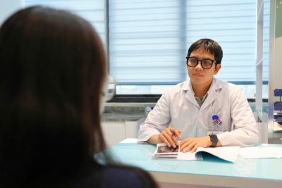 Người phụ nữ mãn kinh 5 năm vẫn sinh con