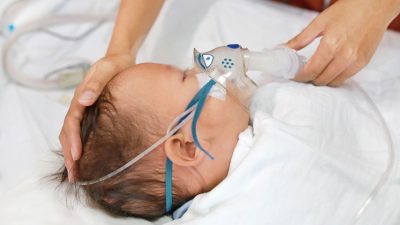 Những trẻ có nguy cơ gặp biến chứng nặng khi nhiễm RSV