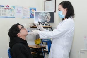 Nội soi tai mũi họng có đau không, có nguy hiểm không?