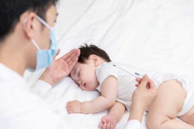 Sốt siêu vi ở trẻ có nguy hiểm không?