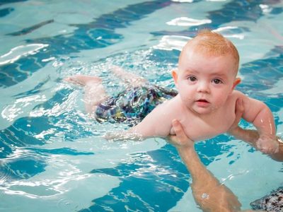 Cẩn trọng viêm tai giữa ở trẻ khi đi bơi mùa hè