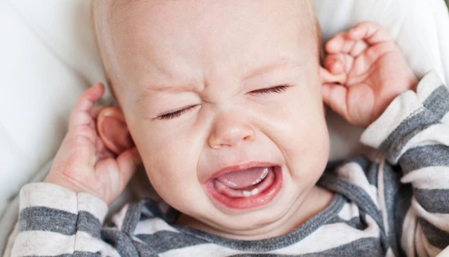 Những câu hỏi thường gặp về viêm tai giữa ở trẻ. Ảnh minh họa