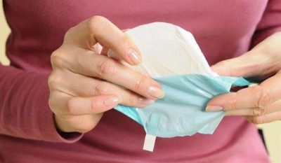 Thay băng vệ sinh bao nhiêu lâu một lần là hợp lý?