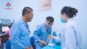 Câu chuyện đặc biệt của 2 chú cháu cùng điều trị xoang